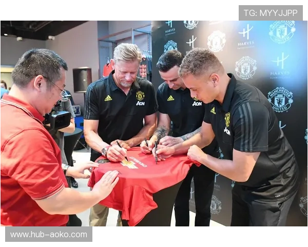 足球球星造型创意小夜灯点亮房间陪伴孩子温馨入眠